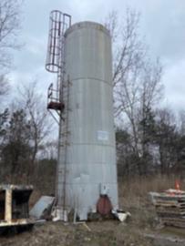 30,000 Gallon Vertical Fuel Tank (1 of 5)