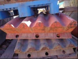 Used Kue Ken 60in x 48in Jaw Crusher and Spare Parts (20 of 21)