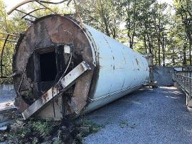 Stationary 170ton H&B Reverse Weight Silo and Slat (2 of 7)